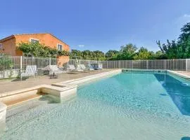Stunning Home In Saint Martin De Crau