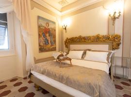 Palazzo Lari Luxury Accommodation，位于萨尔扎纳的酒店