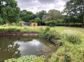 Rural Detached House Close To Canterbury，位于坎特伯雷肯特大学附近的酒店