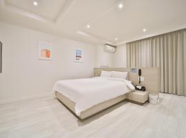 Hotel Yeogiuhtte Gumi Indong 2，位于龟尾的酒店