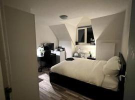 Room 404 - Eindhoven - By T&S.，位于埃因霍温的酒店