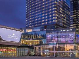 JW Marriott Edmonton ICE District，位于埃德蒙顿麦克劳德大厦附近的酒店