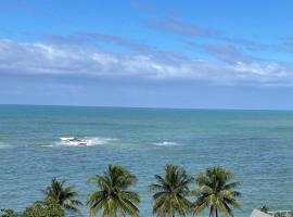 STropez com vista pro mar - Praia Areia Preta，位于瓜拉派瑞的酒店