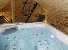Maison de charme avec jacuzzi, nature préservée et équipements pour bébé, 4 étoiles, proche forêt. - FR-1-611-70，位于Laville-aux-Bois的酒店