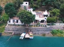 El Castillo en el Lago Atitlán，位于圣马科斯拉拉古纳的别墅