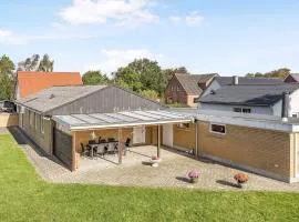 Cozy And Spacious Townhouse In Aars