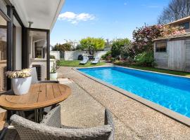 Hamilton Summer Treat- 4 Bedroom with pool，位于汉密尔顿的酒店