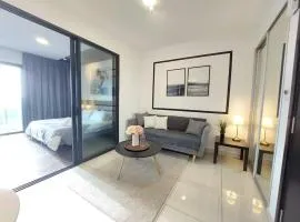 Almas Suite Modern Comfy Studio House