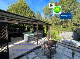 Cottage tres bien équipé avec jacuzzi，位于Balham的酒店