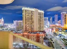 Lucky Gem Luxury Suite MGM Signature, Balcony Strip View 1607