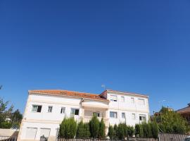 Hotel requena，位于雷克纳的酒店