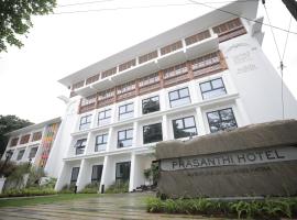 Prasanthi Hotel，位于奎隆的海滩酒店