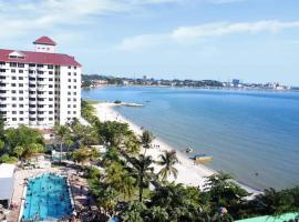 99 Glory Beach Resort - seaview, poolview, beachfront,wifi，位于芙蓉的酒店