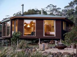 The Hideout Cabin，位于Woodbridge的酒店