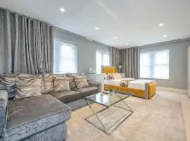 *RE7C* Ground floor room, For your most relaxed & Cosy stay + Free Parking + Free Fast WiFi *