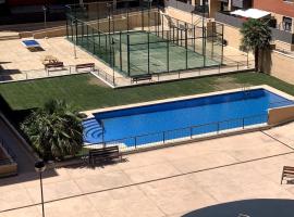 Atico, Piscina, Aire Acondicionado, WI-FI, Parking Gratis, Gran Terraza，位于阿罗约德莱恩科缅达的公寓