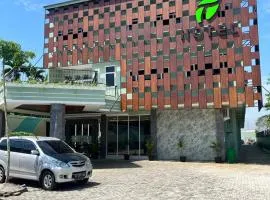 T HOTEL KUALANAMU