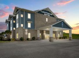 Lighthouse Suites - Best Western Signature Collection，位于翡翠岛的酒店