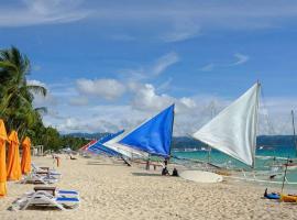 8 Colors Penthouse Boracay Beach House Resort by Cocotel，位于长滩岛第二车站的酒店