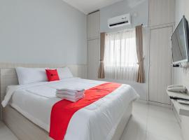 RedDoorz near Stadium Arcamanik Bandung，位于万隆Arcamanik的酒店