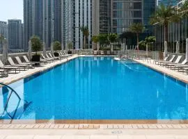 A 3bedroom Luxe Apartment in Downtown Dubai