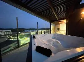 401 Cobertura c JACUZZI priv AC BEIRA MAR