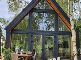 Jurajskie Stodoły z prywatną strefą SPA sauna i jacuzzi，位于琴斯托霍瓦的酒店