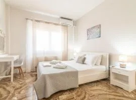 Stylish Apartment near the Beach with parking