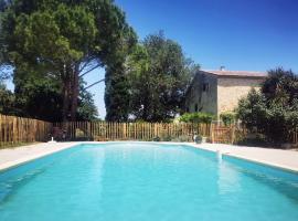 Mas en Provence, en campagne avec piscine.，位于奥朗日的酒店