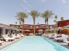 ARRIVE Palm Springs - Adults Only，位于棕榈泉Palm Springs Square Shopping Center附近的酒店