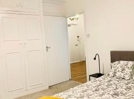 Cosy 2 bedroom apartment in Swiss Cottage.，位于伦敦的酒店