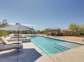 Oro Valley Retreat with Pool, Spa and Rooftop Views!，位于奥罗谷的酒店