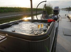 Hafen Perle - Übernachtungen auf dem Wasser- Romantik & Wellness auf dem Rhein -，位于勒沃库森的船屋