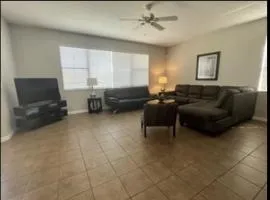 5 Bedroom House in a Golf resort community near Disney Parks & Universal Studios