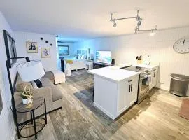 Stylish Condo Steps to Beach