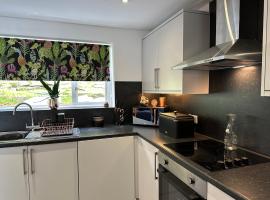 Ty Cwm - Cwmcarn Valley House，位于Cwmcarn的酒店