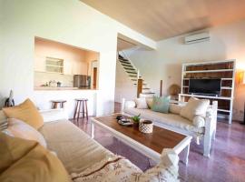 Canggu Beach Condo: 2 floors, balcony and pool