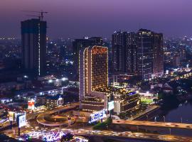 SUN & MOON, Riverside Hotel，位于金边的酒店