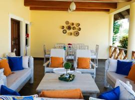 Relaxing Beach Front Villa，位于Mambrui的酒店