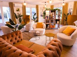 Kyriad Villeneuve Saint Georges - Hôtel rénové，位于新城圣乔治的酒店