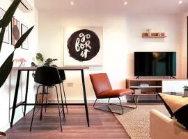Luxe London Pad with Free Parking