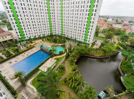 Apartemen Green Lake View Ciputat by Alfa Rooms，位于庞多克卡贝希利尔的酒店