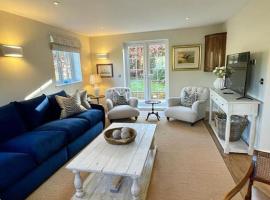 Northbrook Cottage, Farnham, up to 8 adults，位于法纳姆的酒店