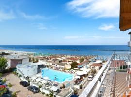 Hotel Saint Tropez SPA & Restaurant，位于丽都迪萨维奥的酒店
