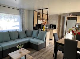 Mobil home 3 chambres 40 m2，位于基伯龙的豪华帐篷营地