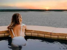 AustinTeton's Sunset Cliff Resort on Lake Travis - PRIVATE WEDDING, EVENT, HEATED POOL, BOAT DOCK