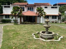 Coronado Beachfront tropical home!，位于普拉亚科罗纳多的乡村别墅