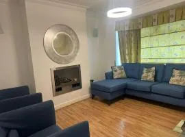 2 Bed Mill Hill Flat