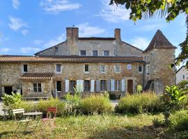 Château Arche d'Aure，位于Vicq-dʼAuribat的住宿加早餐旅馆