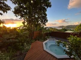 Bungalow, gîte les fleurs du colibri，位于波尔兰特的简易别墅